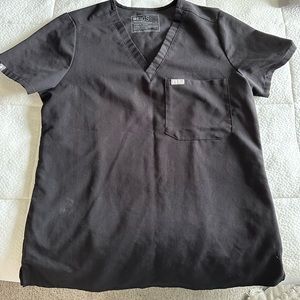 Black figs scrub top